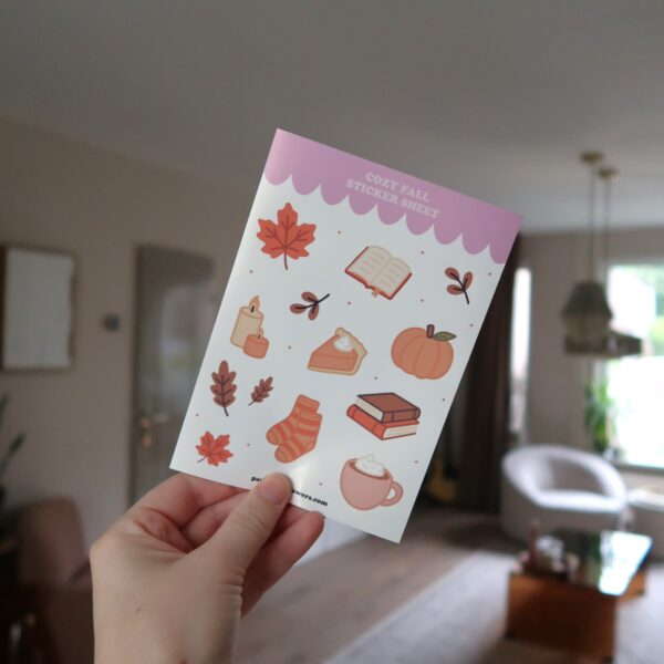 Stickervellen met illustraties in het herfst thema.