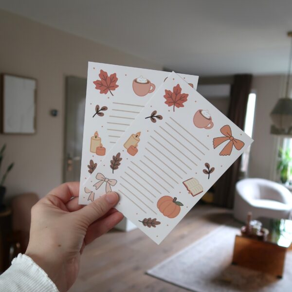 Velletjes notitie papier met herfst illustraties.