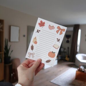 Velletjes notitie papier met herfst illustraties.