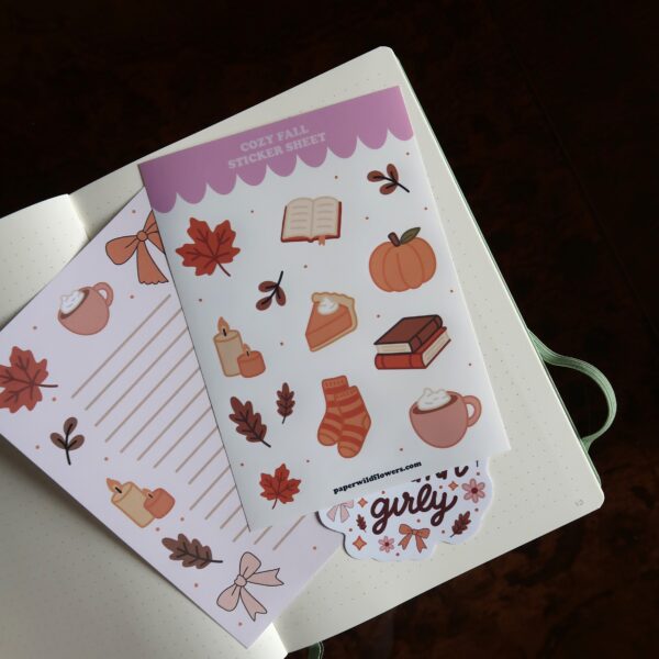 Stickervellen met illustraties in het herfst thema.