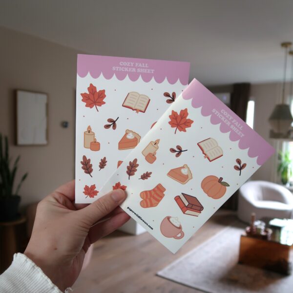 Stickervellen met illustraties in het herfst thema.