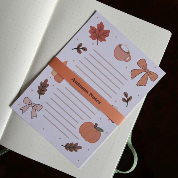 Velletjes notitie papier met herfst illustraties.
